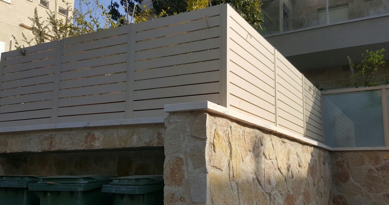 Read more about the article Aluminum Fence