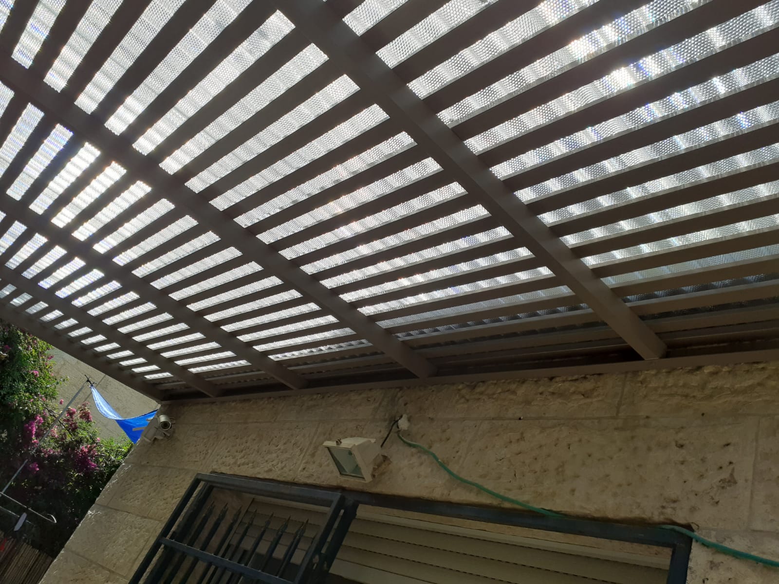 aluminum louvred pergola